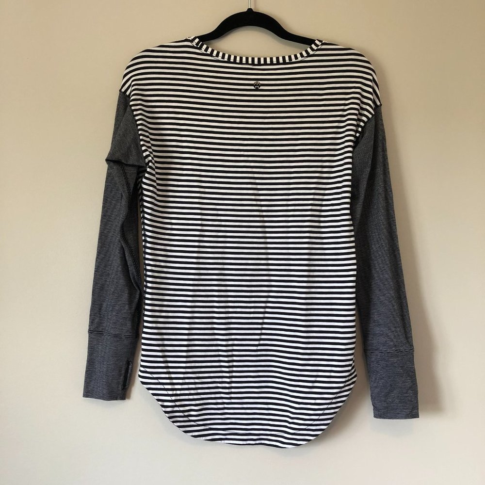 Lululemon Weekend Long Sleeve - Picture 5 of 6